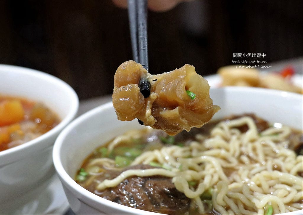 迪化街美食。湘帝御膳食堂。老屋餐廳享用紅燒牛肉麵、清燉牛肉麵、半筋半肉牛肉麵