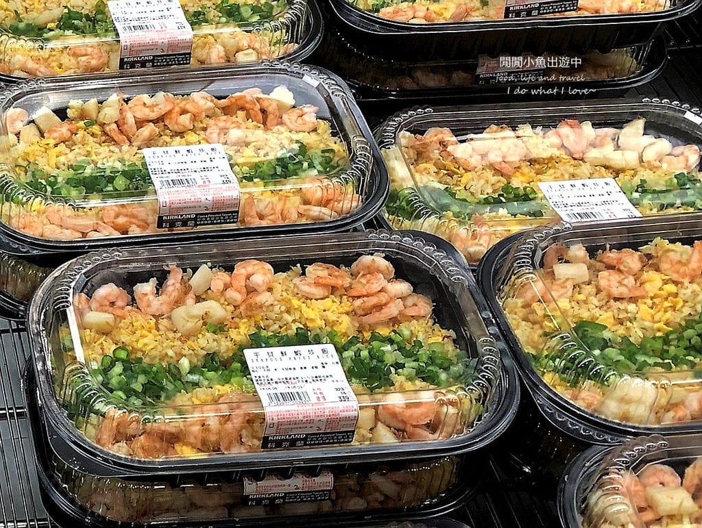好市多Costco熟食美食推薦。干貝鮮蝦炒飯。滿滿的蝦仁、干貝， 真材實料的好味道