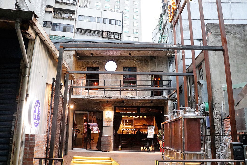 西門町餐酒館拉圖爾精釀柴燒餐廳。台北餐酒館、精釀啤酒餐廳
